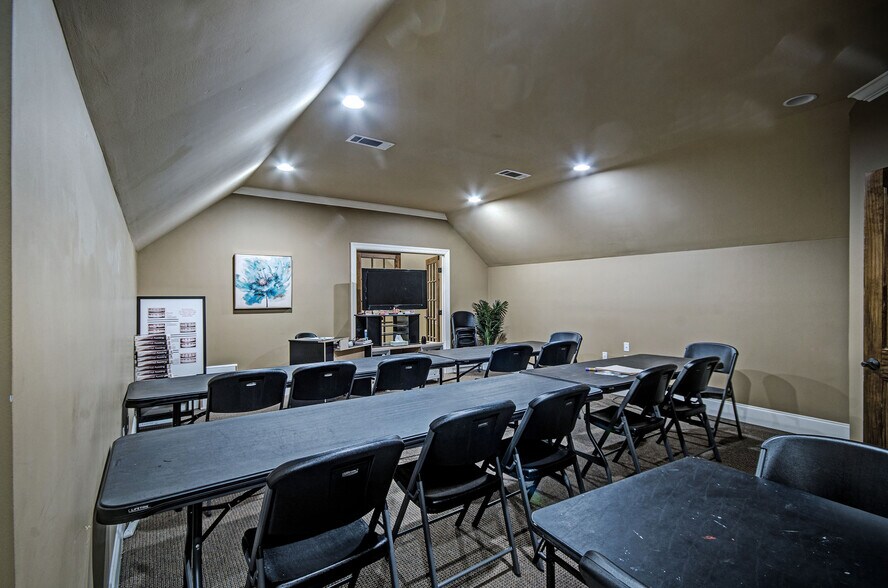 More Photos Of 1237 Highway 35, Forest Medical For Sale