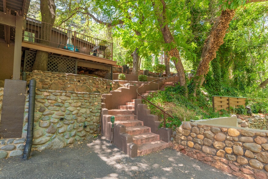 More Photos Of 4548 N State Route 89A, Sedona Hotel For Sale
