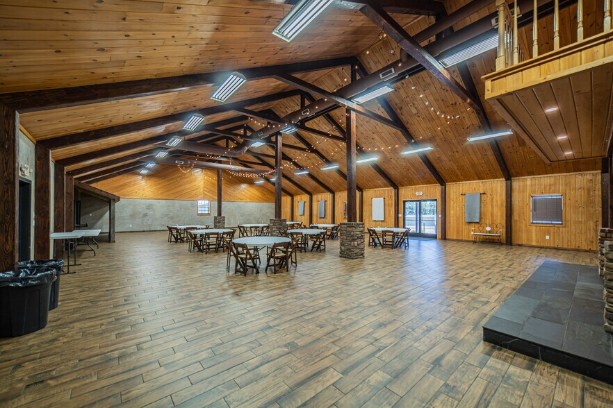 More Photos Of 71 Commerce St, Hickory Supermarket For Sale