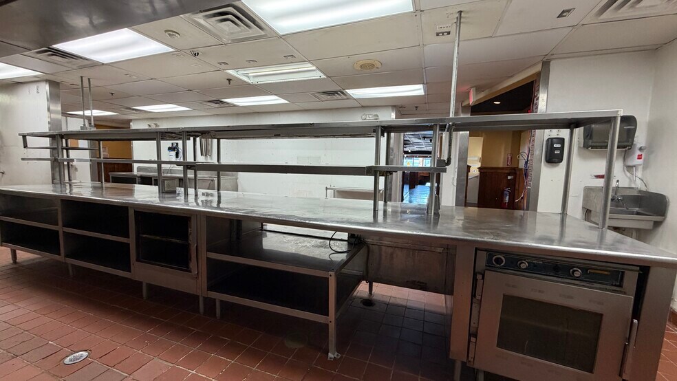 More Photos Of 2124-2162 Merrick Ave, Merrick Unknown For Lease