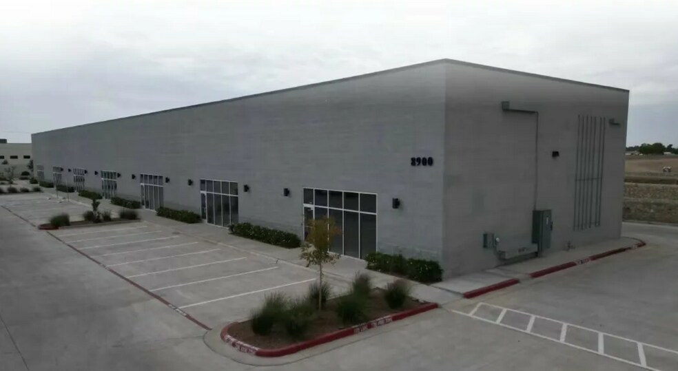 More Photos Of 501 Zaragoza Rd, El Paso Light Manufacturing For Sale