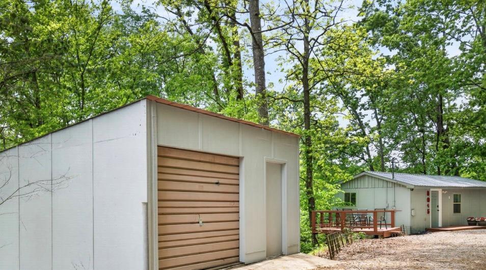 More Photos Of 8045 Sarah Thomas Rd, Silver Point Specialty For Sale