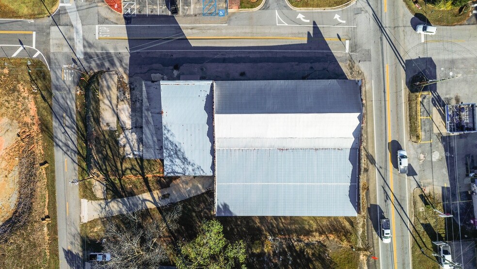 More Photos Of 21 W Broad St, Hoschton General Retail For Sale