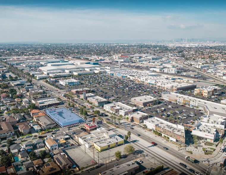 More Photos Of 4734 Firestone Blvd, South Gate Auto Dealership For Sale