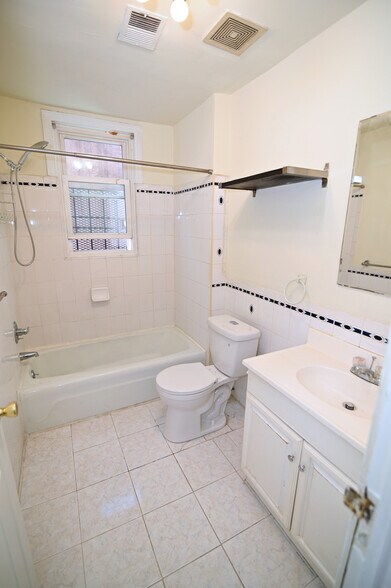 More Photos Of 513-519 12th St SE, Washington Apartments For Sale