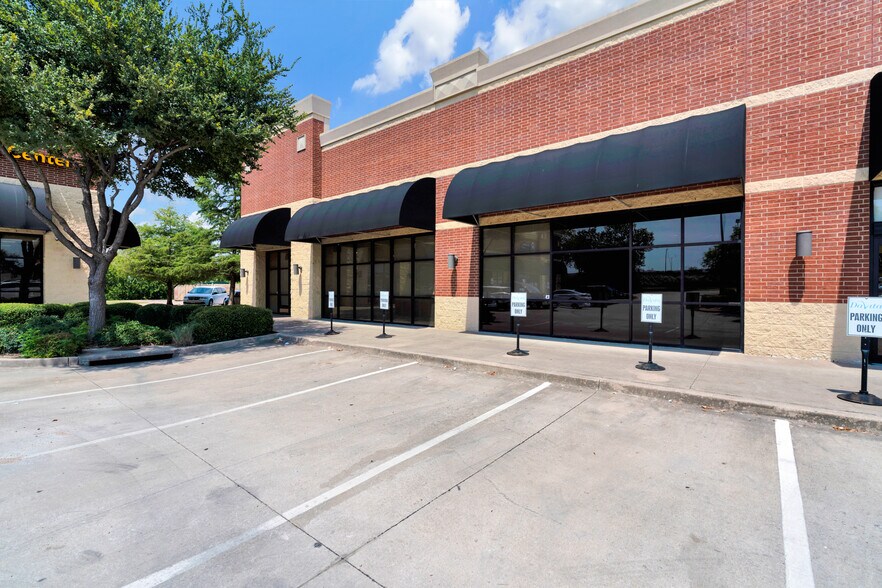 More Photos Of 5850 S Hulen St, Fort Worth Unknown For Lease
