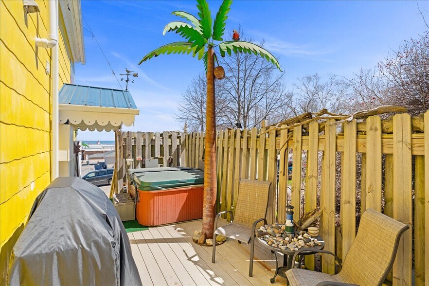 More Photos Of 517 Milwaukee St, Kewaunee General Retail For Sale