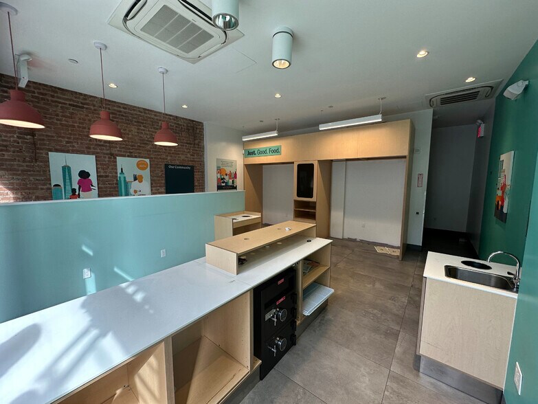More Photos Of 457 W 125th St, New York Apartments For Lease