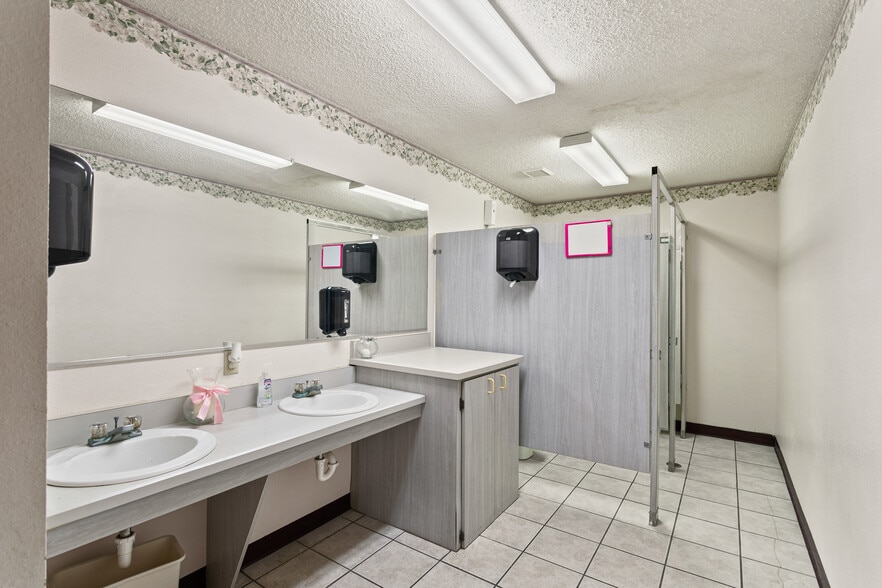 More Photos Of 3601 E Moody Blvd, Bunnell Religious Facility For Sale