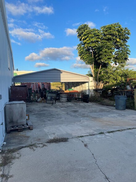 More Photos Of 3973 Arnold Ave, Naples Warehouse For Sale
