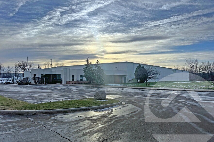 Primary Photo Of 220 N Alloy Dr, Fenton Distribution For Lease