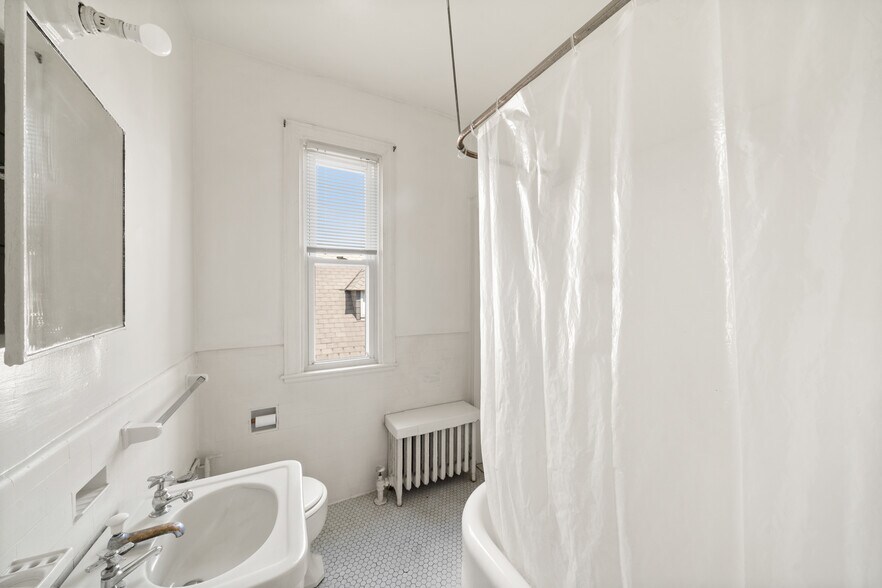 More Photos Of 300A E University Pky, Baltimore Apartments For Sale