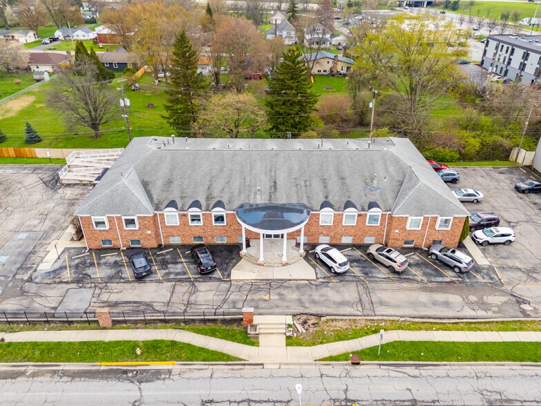 More Photos Of 50 Old Village Rd, Columbus Office For Lease