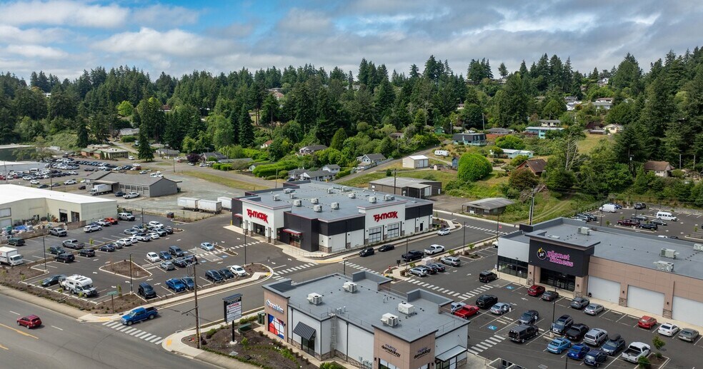 More Photos Of 1233 Teakwood Ave, Coos Bay Freestanding For Sale