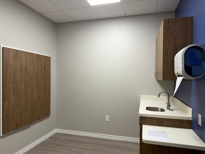 More Photos Of 8501 Wade Blvd, Frisco Office For Lease