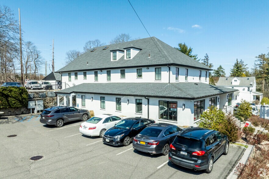 More Photos Of 80 Glen Head Rd, Glen Head Office For Lease