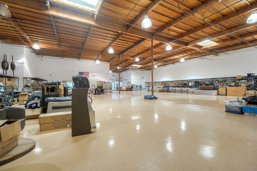 More Photos Of 2221 Las Palmas Dr, Carlsbad Warehouse For Sale