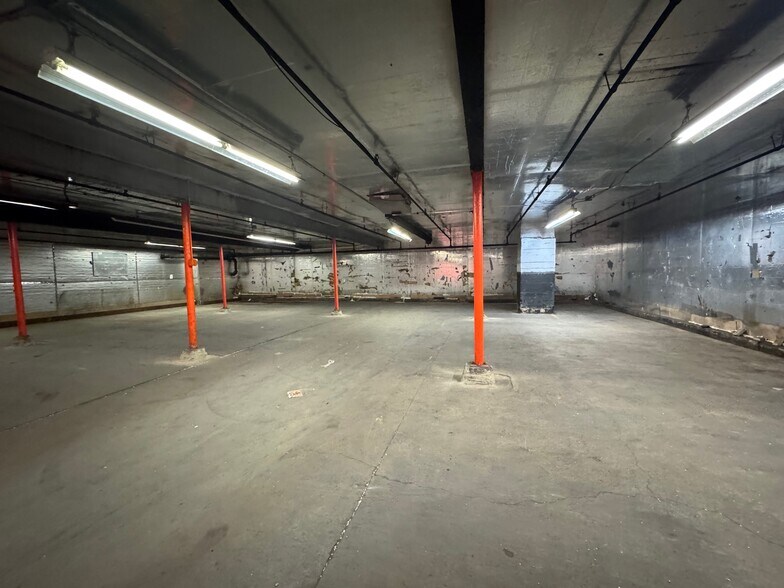 More Photos Of 195 Hudson St, Cornwall-on-Hudson Distribution For Lease