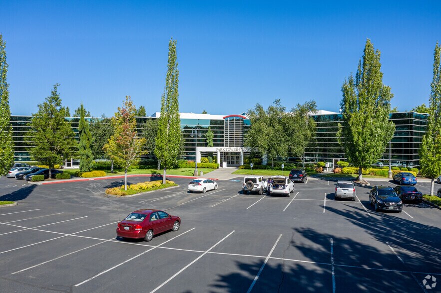More Photos Of 222 NE Park Plaza Dr, Vancouver Office For Lease