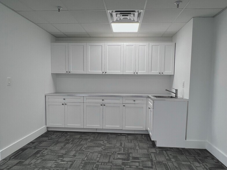 More Photos Of 1110 Brickell Ave, Miami Office For Sale