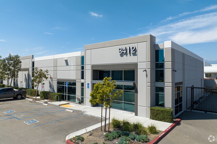 More Photos Of 3412 De Forest Cir, Jurupa Valley Warehouse For Lease