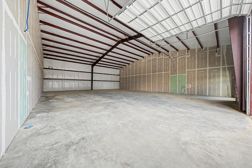 More Photos Of 12338 Spring Cypress Rd, Tomball Unknown For Lease