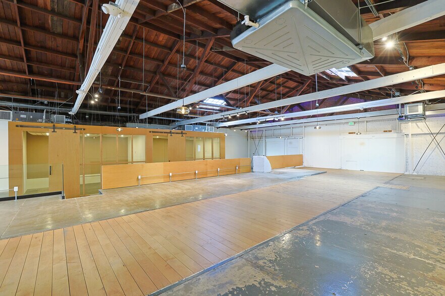 More Photos Of 350-360 Sunset Ave, Venice Warehouse For Lease