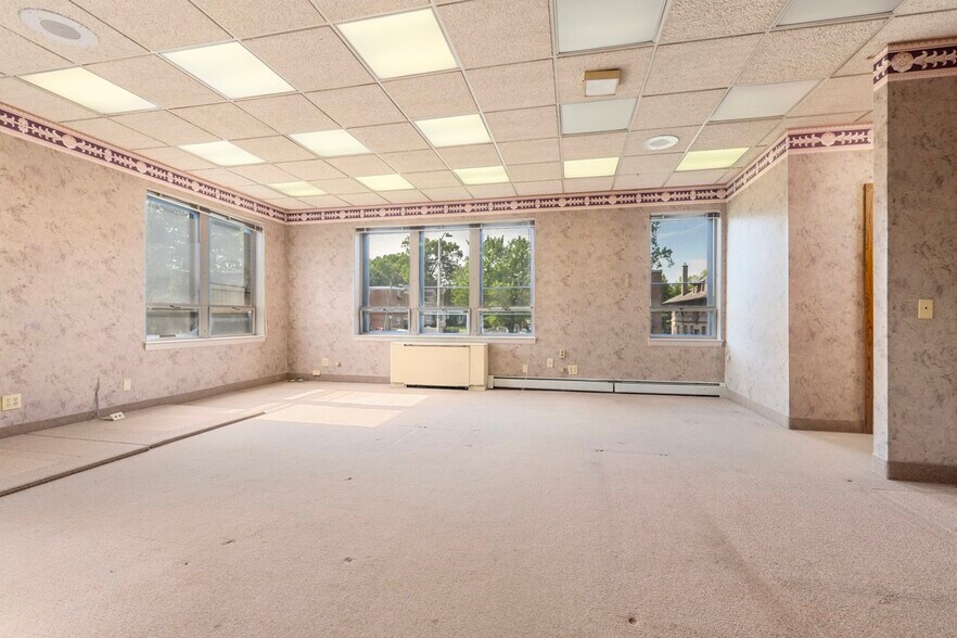 More Photos Of 609 Farmington Ave, Hartford Medical For Lease