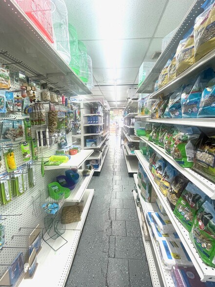 More Photos Of 969 Flatbush Ave, Brooklyn Storefront Retail Residential For Lease