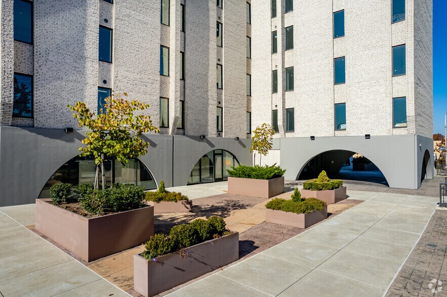 More Photos Of 211 N Whitfield St, Pittsburgh Office For Lease