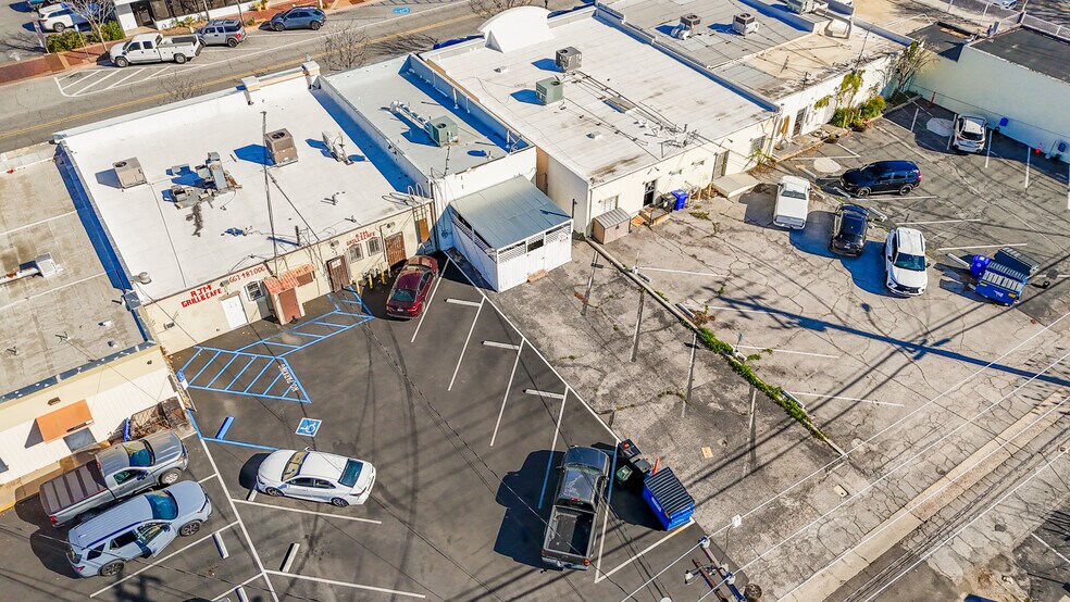 More Photos Of 24363 Main St, Santa Clarita Freestanding For Sale