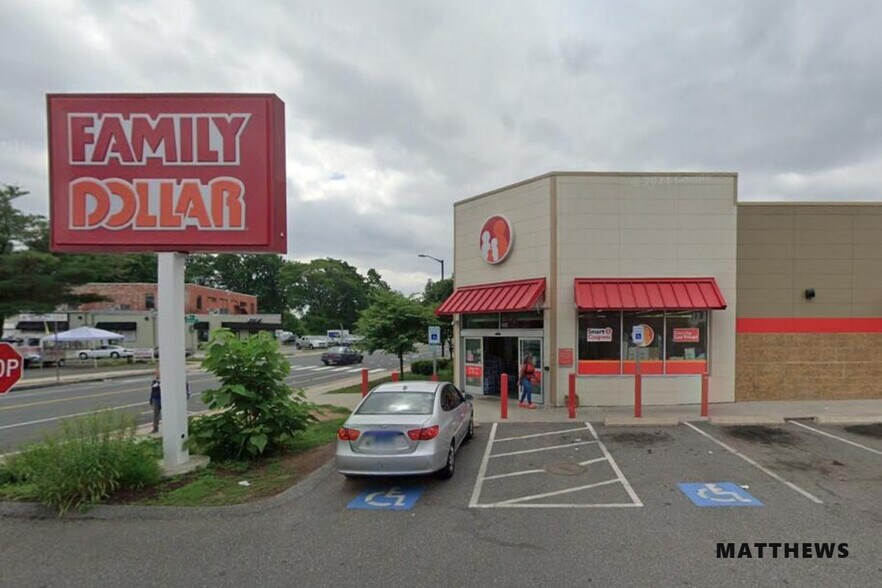 More Photos Of 2594 Main St, Springfield Storefront For Sale