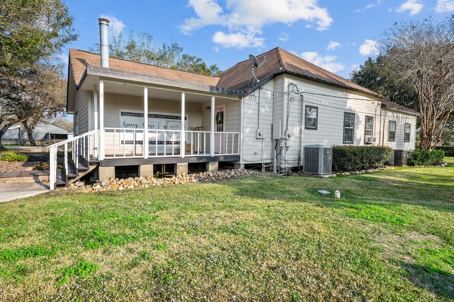 More Photos Of 4319 N FM 565 Rd, Mont Belvieu Coworking Space