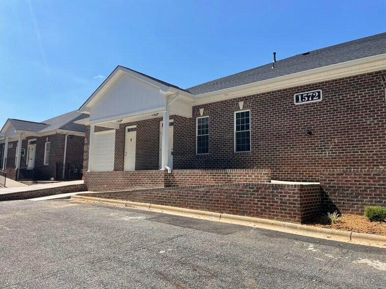 More Photos Of 1572 Union Rd, Gastonia Office For Lease