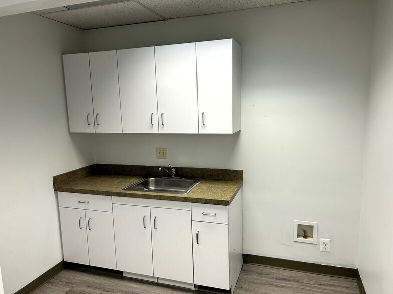 More Photos Of 7923 Honeygo Blvd, Baltimore Unknown For Lease