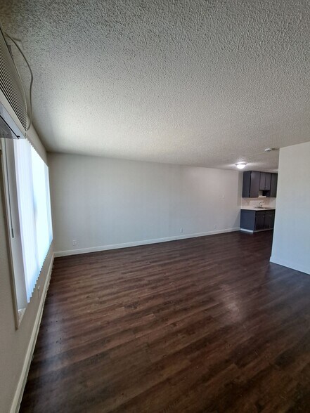 More Photos Of 441 S Dearing Ave, Fresno Apartments For Sale