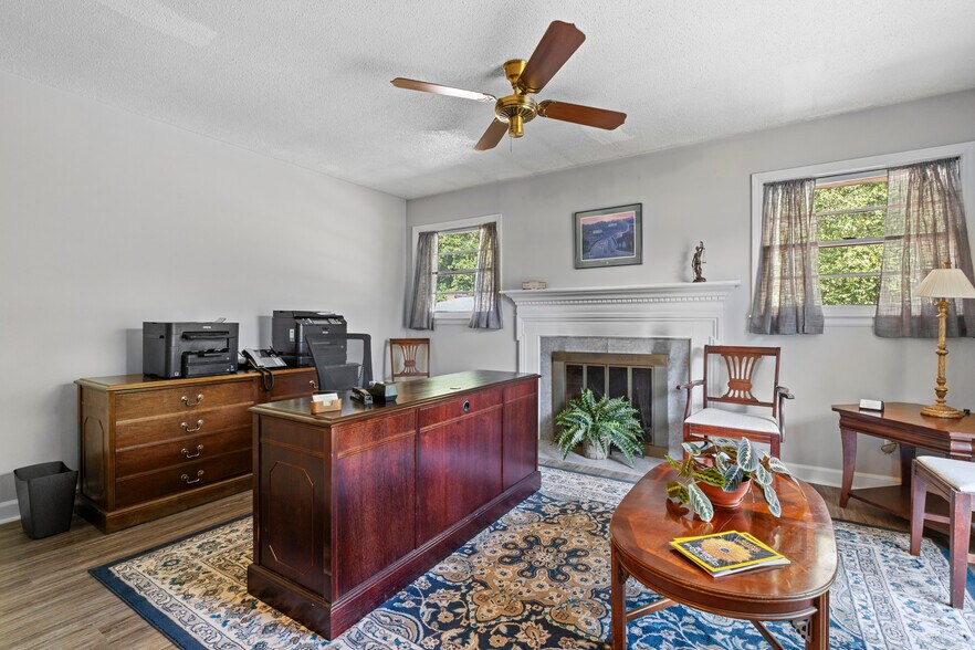 More Photos Of 104 Round Knob Rd, Lexington Office For Sale