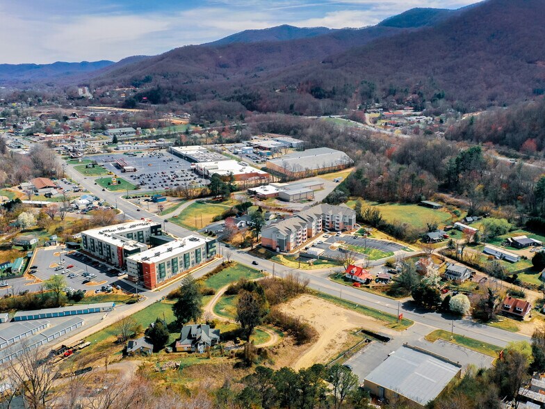 More Photos Of 2236 US 70 Hwy, Swannanoa General Retail For Sale