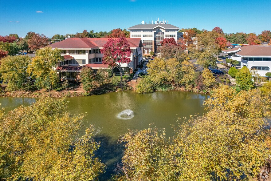 More Photos Of 14 Pidgeon Hill Dr, Sterling Medical For Lease