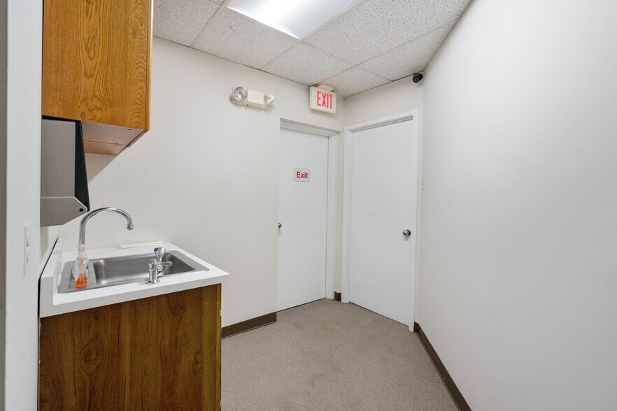 More Photos Of 9522 State Route 29, Fairfax Office For Sale