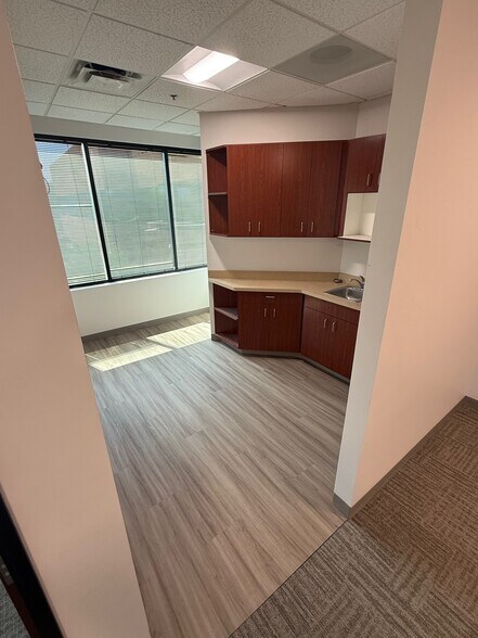 More Photos Of 2727 W Frye Rd, Chandler Office For Lease