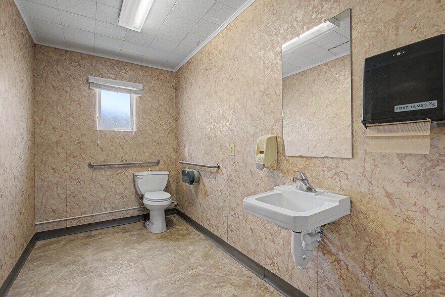 More Photos Of 1117 10th St, Huntsville Office For Lease