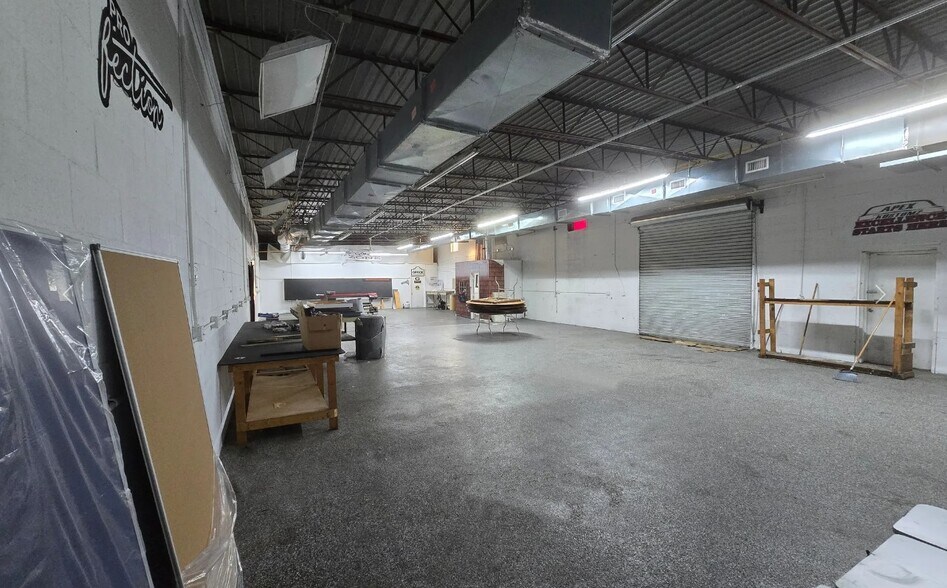 More Photos Of 823-& 841 West Atlanta St, Marietta Warehouse For Sale