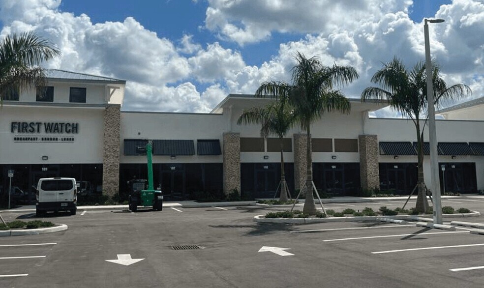 More Photos Of 8590 Collier Blvd, Naples Storefront For Lease