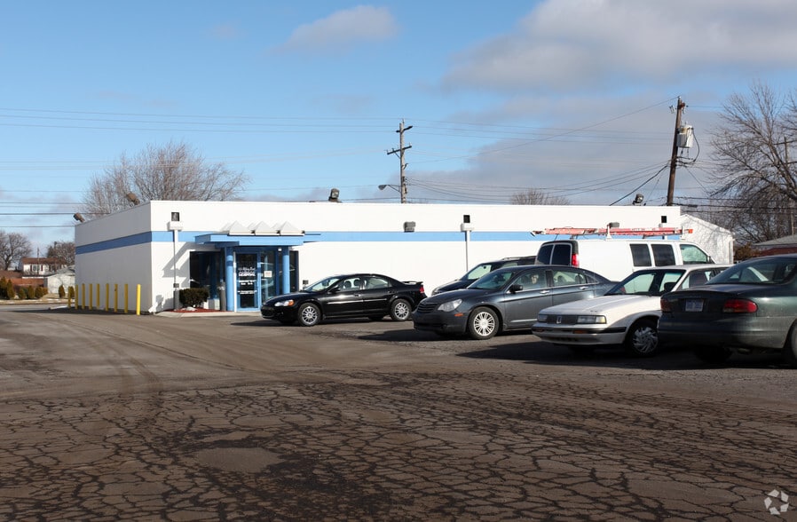 More Photos Of 2870 14 Mile Rd, Warren Medical For Sale