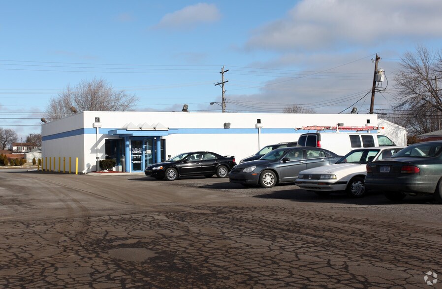 More Photos Of 2870 14 Mile Rd, Warren Medical For Sale