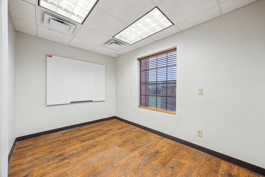 More Photos Of 1501 N Amburn Rd, Texas City Medical For Sale