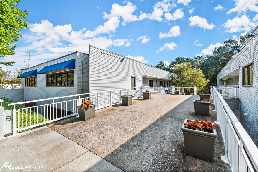 More Photos Of 6667 Vernon Woods Dr, Atlanta Medical For Lease