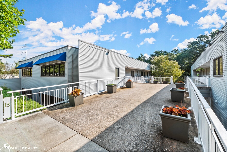 More Photos Of 6667 Vernon Woods Dr, Atlanta Medical For Lease