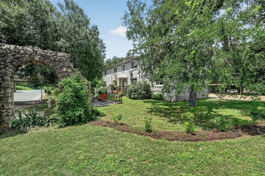More Photos Of 1518 Parkway, Austin Multifamily For Sale